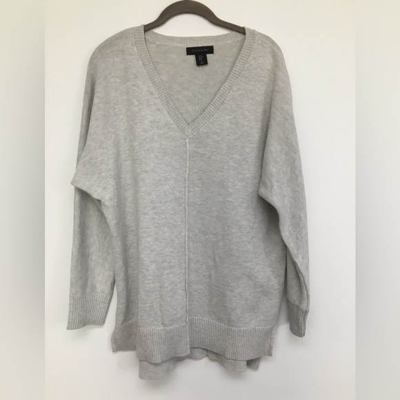 TAHARI Light Grey Oversized Sweater women’s size Medium M​ - Picture 1 of 7